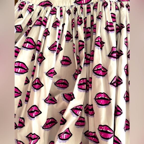 Prada all over kiss print cotton poplin off the shoulder dress - Picture 10 of 10